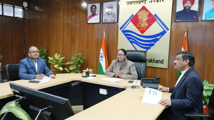 मुख्य सचिव ने उत्तराखण्ड के प्रवासियों द्वारा राज्य के गांवों को गोद लेने के अभियान की प्रगति की समीक्षा की