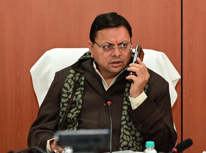 मुख्यमंत्री ने घटनास्थल पर सर्च और रेस्क्यू अभियान कर रहे अधिकारियों को किया निर्देशित