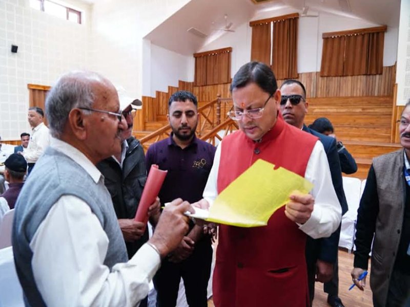 अधिकारियों को फीडबैक व्यवस्था सुदृढ़ करने के निर्देश दिए मुख्यमंत्री धामी ने